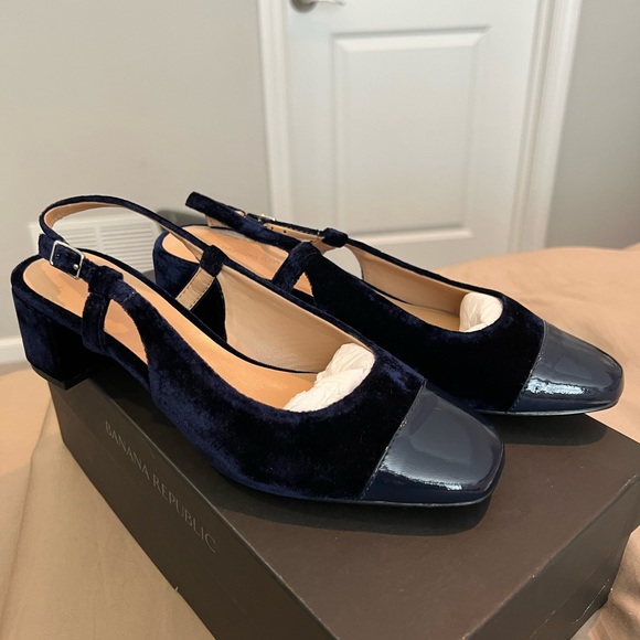 Low Block-Heel Velvet Slingback Pump - Picture 5 of 8